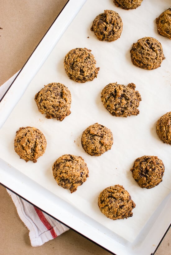 naturally sweetened, gluten-free chocolate chip cookies